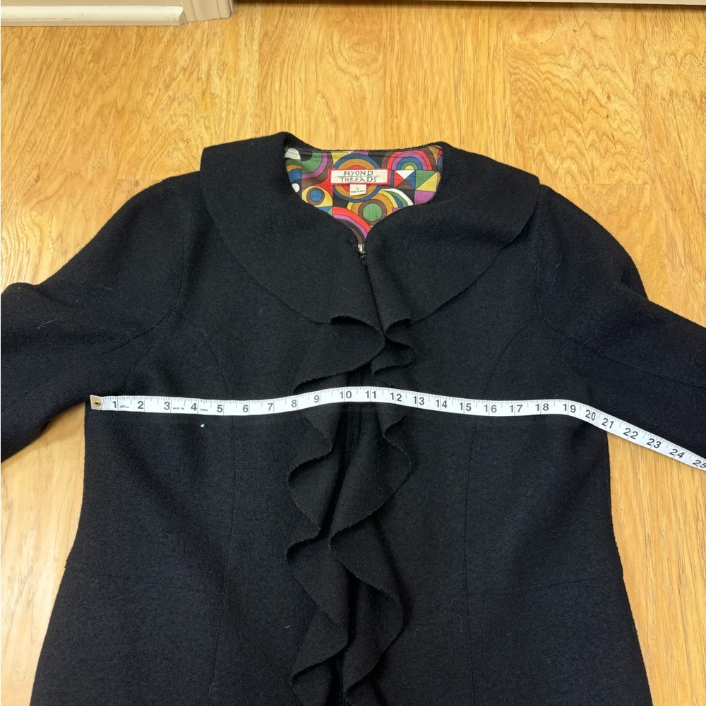 🚨MAKE AN OFFER🚨 Beyond Threads Ruffle Wool Coat - Picture 7 of 10